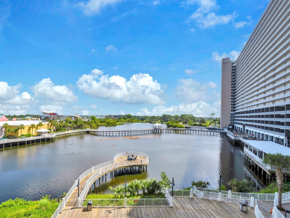 Laketown Wharf 331
