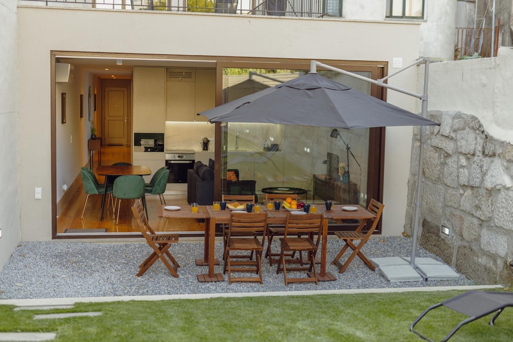 Legacy Oporto Premium Apartment B by Vacationy view 4