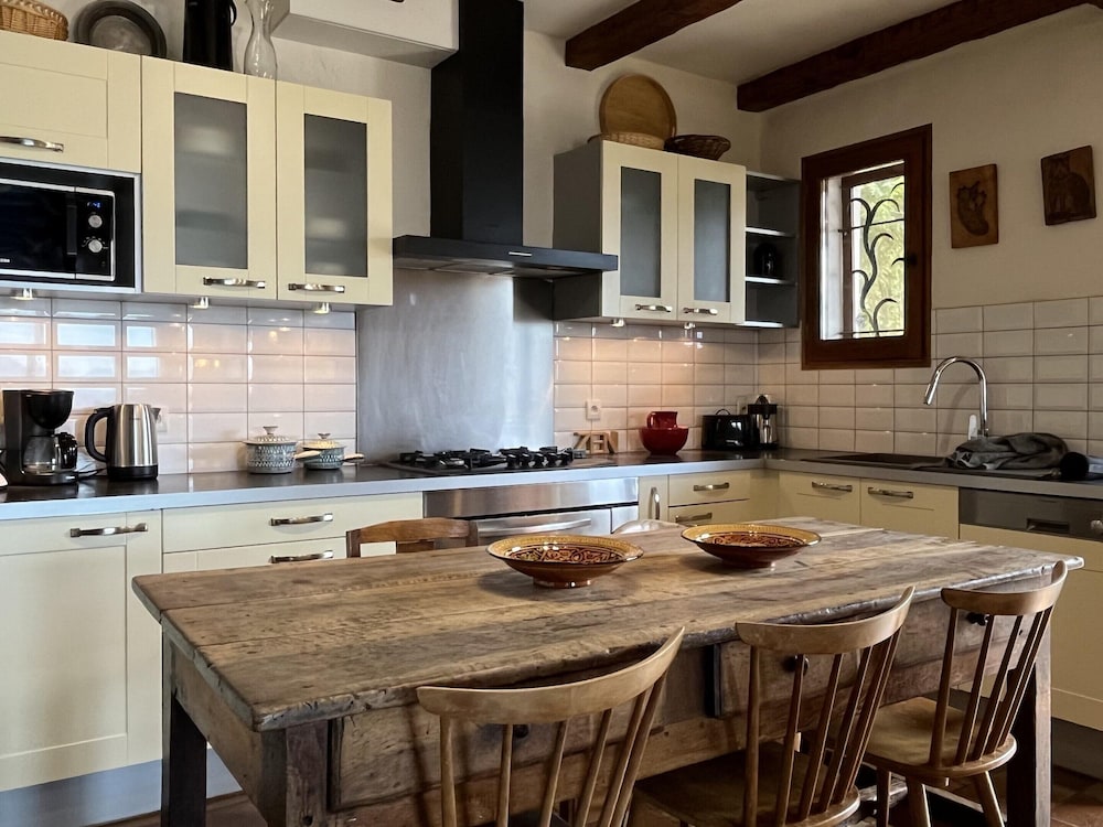 Holiday Home With Sauna, Saint-sauveur