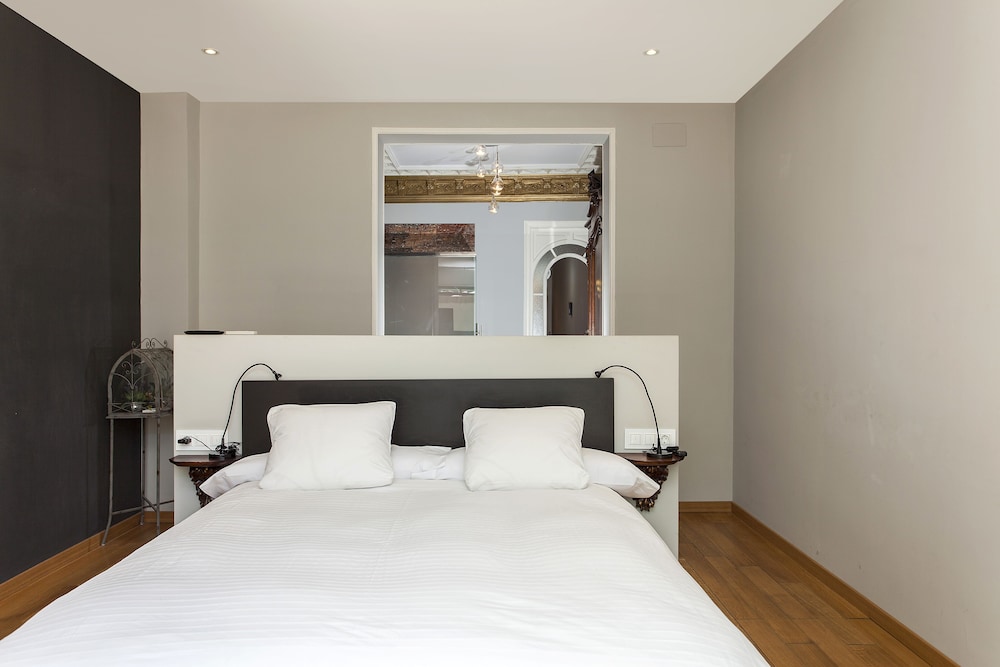 City Center Apartment with Terrace-1229 photo 3