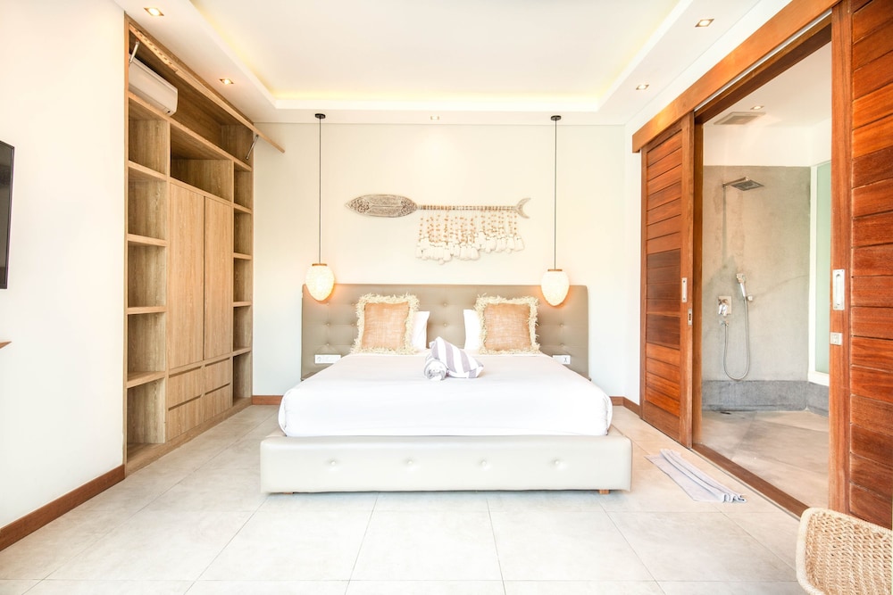 Niko 2 R New Villa Close to Finns Beach Club