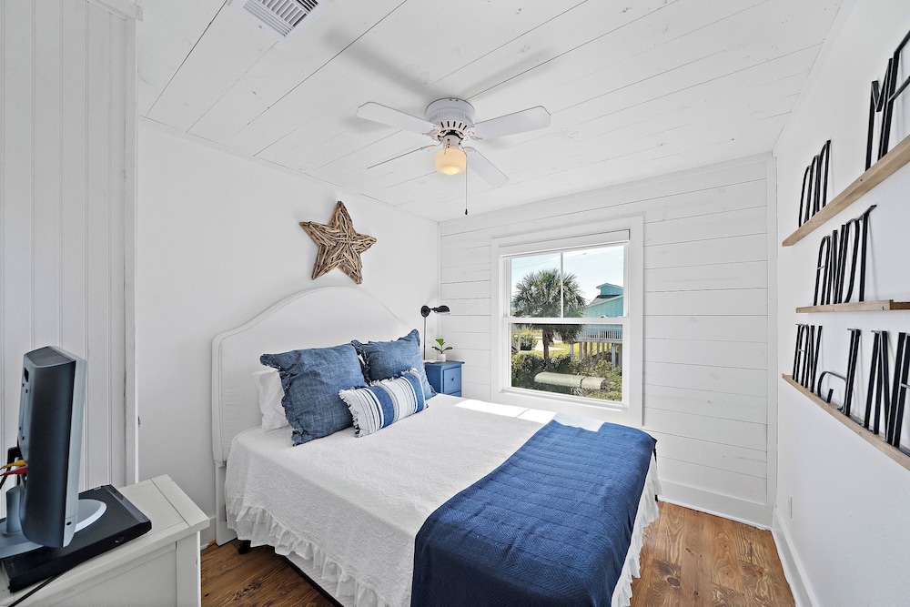 Coastal Cottage by Ryson Vacation Rentals