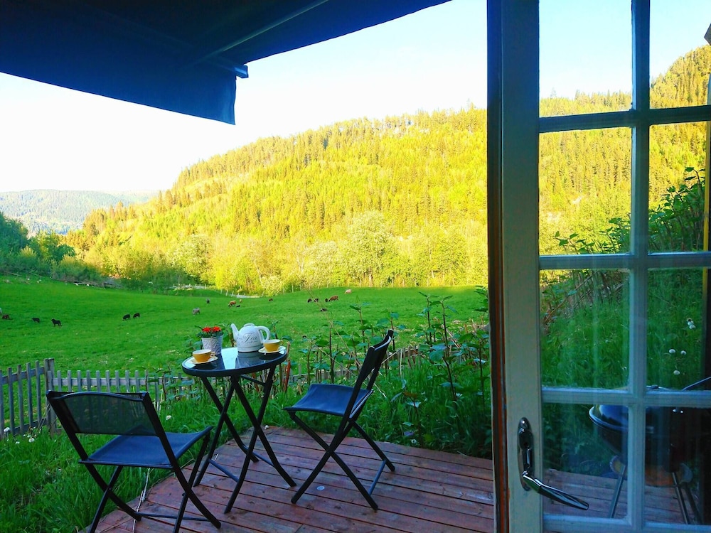 Cozy Cabin Retreat in Scenic Valley, E6 South of Trondheim