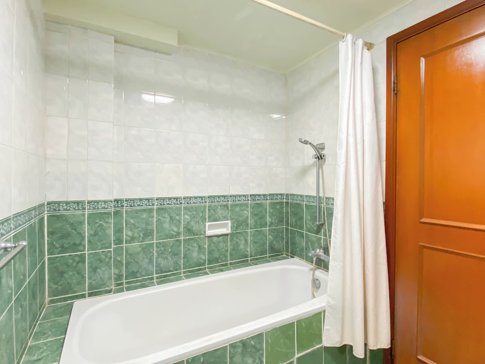 Elegant And Homey 3Br Puri Casablanca Apartment