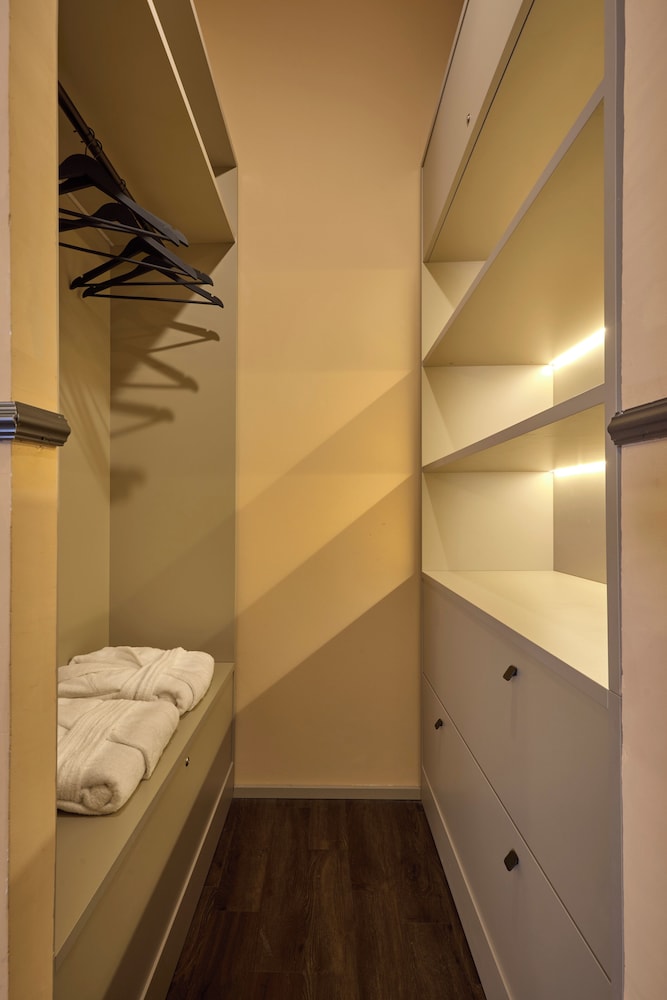 LUMERA STAY - Brera