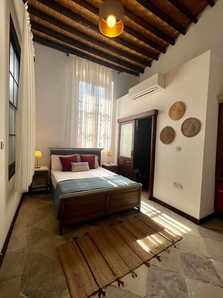 Flor Guest House