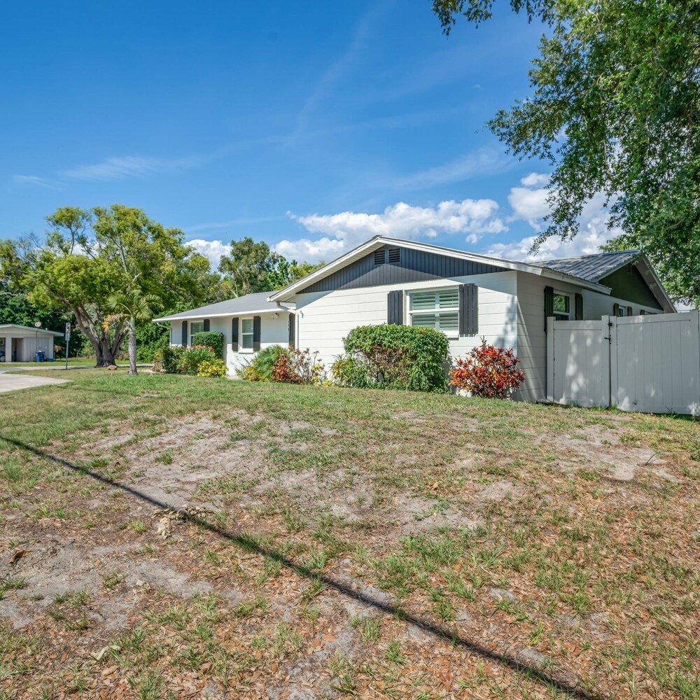 Sarasota Resort-like Living Near Siesta Key For 10