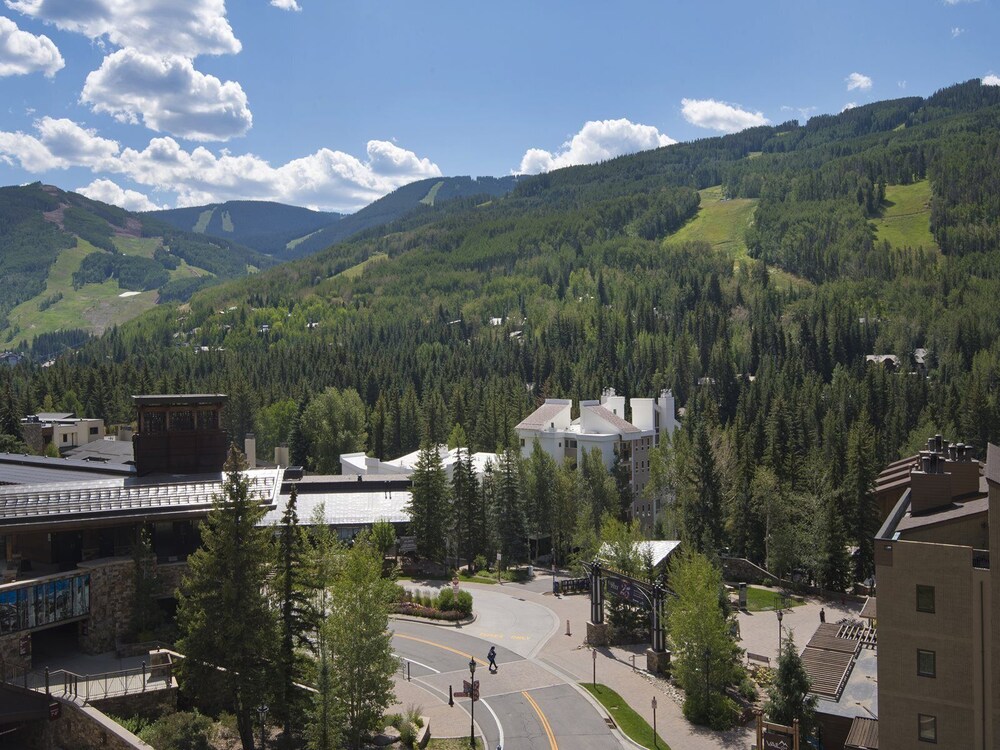 Vantage Point Condo 601 view 2