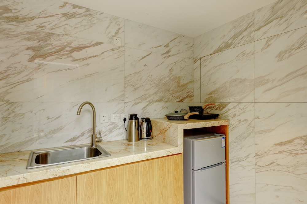 ISVARA Culture Homestay Suites