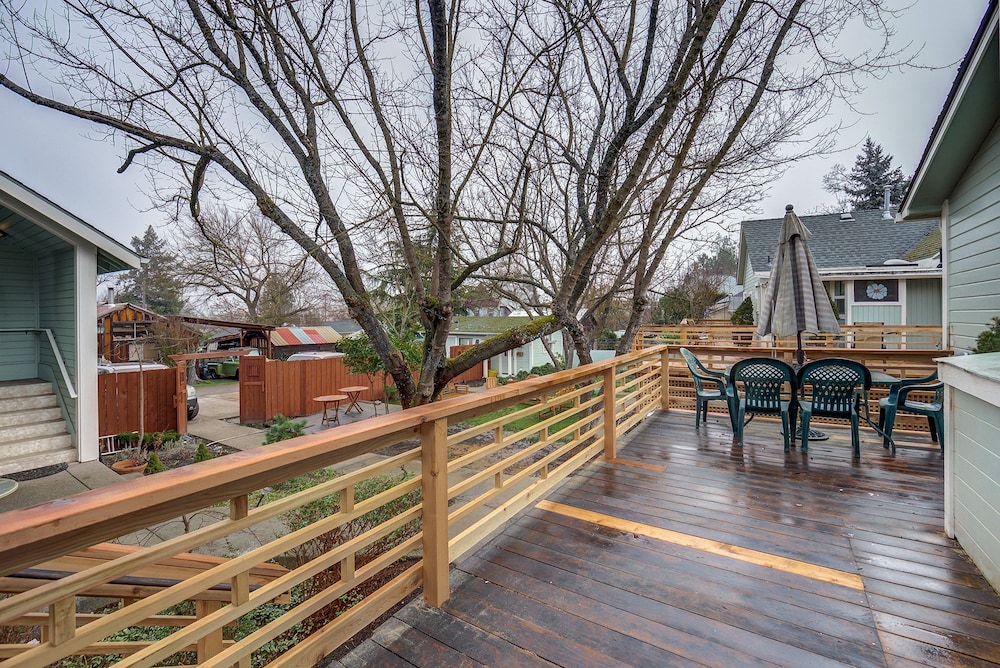 Ashland Vacations - Carlisle Garden Suites - Property Image 18