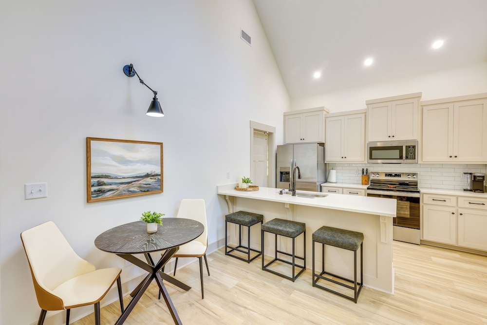 Walk to Sports Complex: Home in Millbrook!