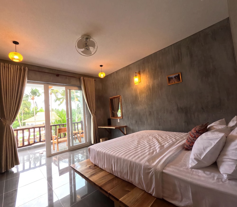 Charm Hon Rom Villas Resort