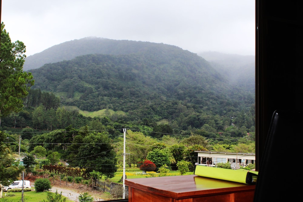 Casa de Montaña Bed & Breakfast
