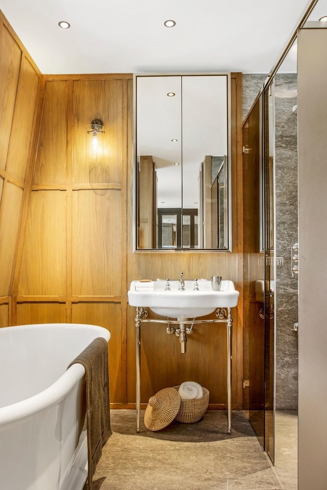 Luxurious Mews House in Pavilion Road - 3 Bedroom