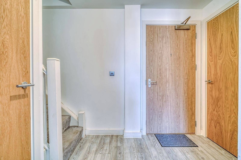 Salford Duplex Apartment - Near City Center