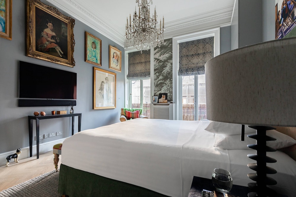 Chelsea Embankment III by Onefinestay