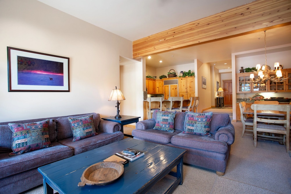 Trail's End Lodge at Deer Valley Resort - Two Bedroom Residence with Spa #401 2 Condo