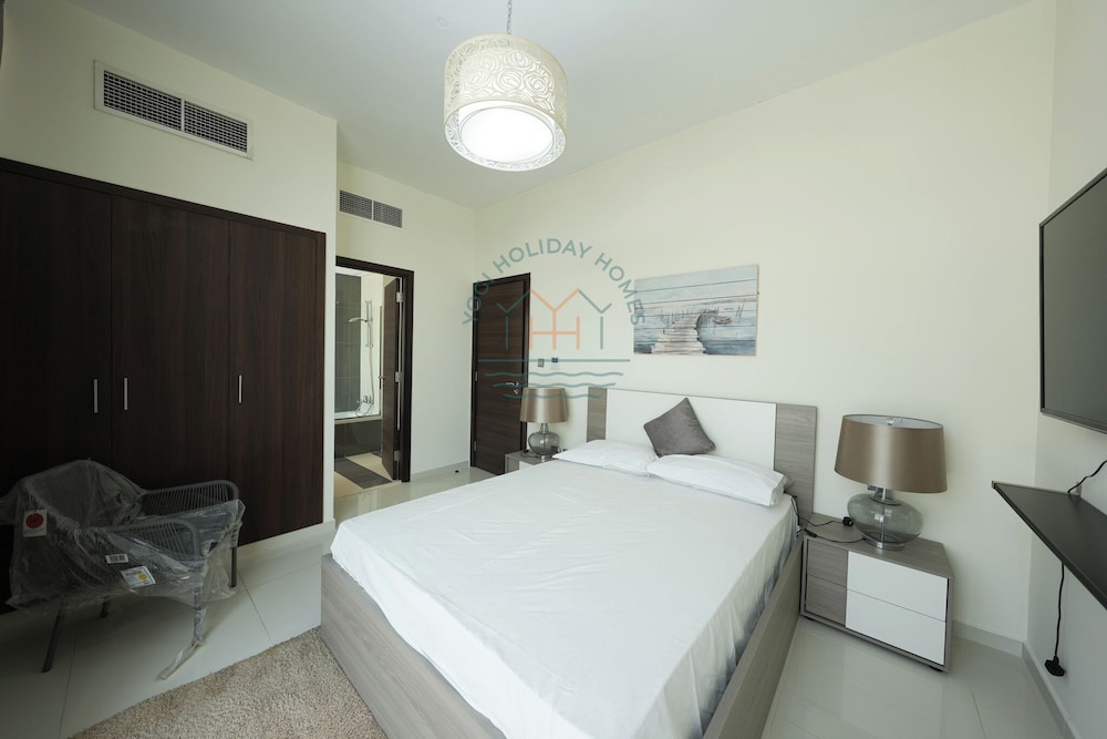 Luxury 4BR Villa With Private Garden