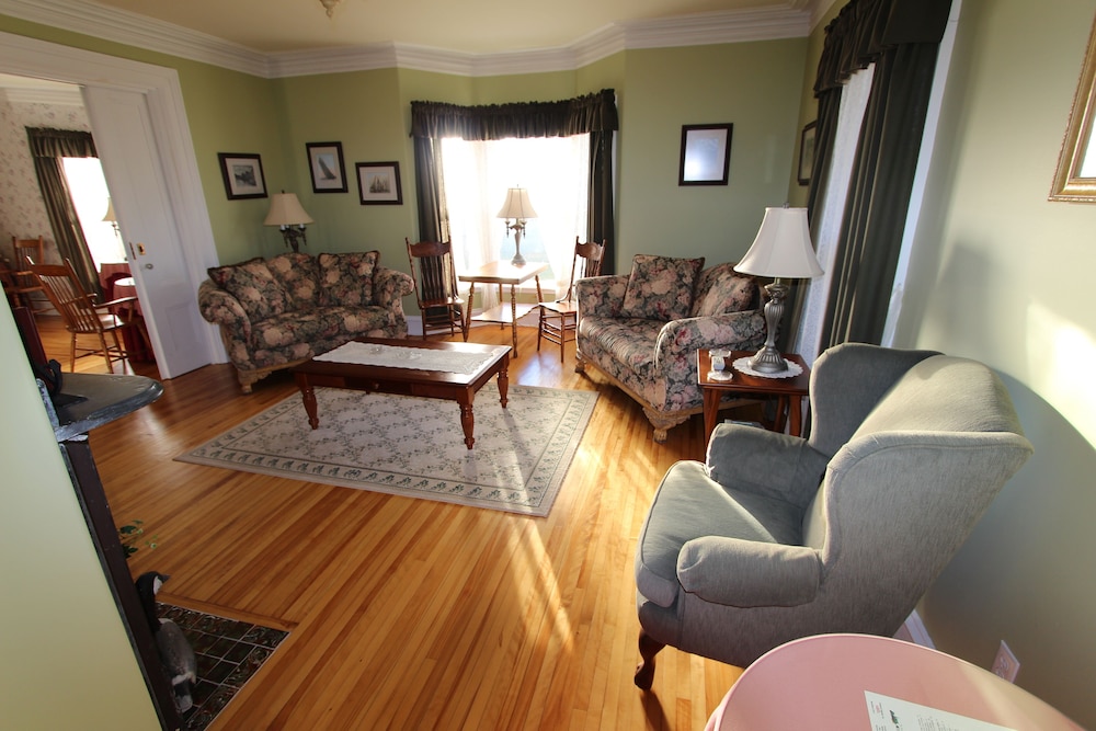 Louisbourg Heritage House view 2