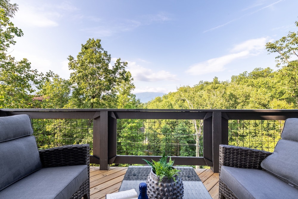 Rambling Ridge Lodge Endless Amenities Fun Indoor Pool Hot Tub A Arcade Game Room