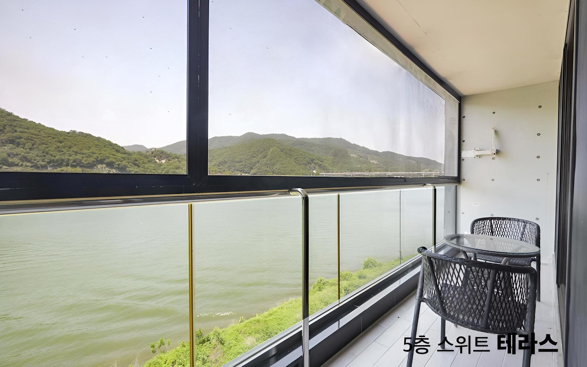 Yangpyeong Riverion Hotel view 2
