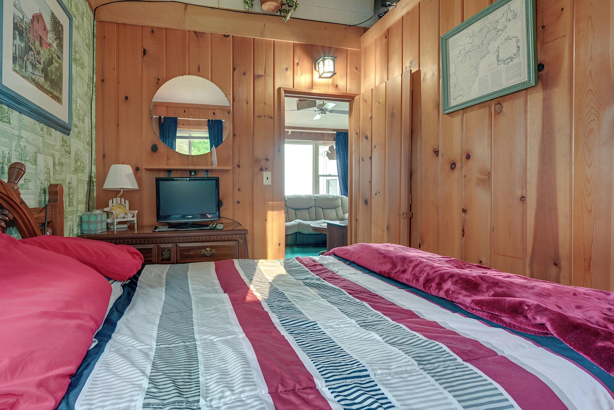 Seasonal Lakefront Tawas City Home w/ Grill!