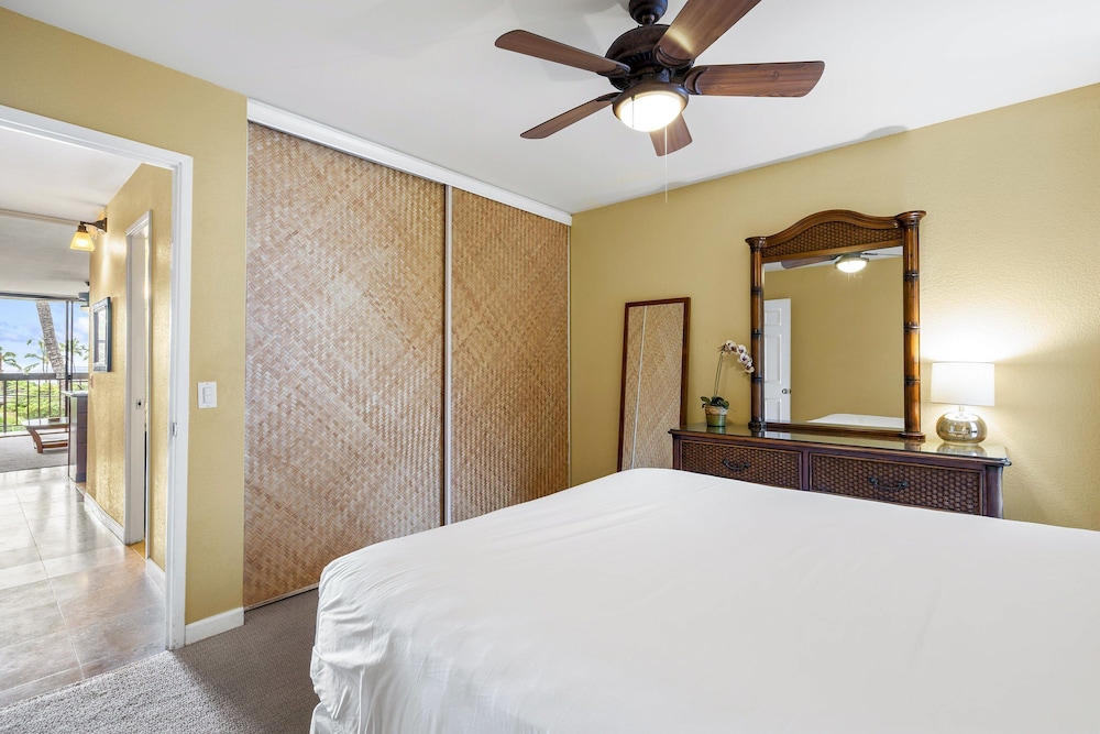 Maui Vista 1-308 - Steps From the Beach, Renovated, Ocean Views, New Windows, AC