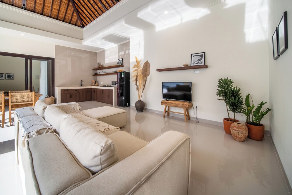 Calmaan Villa By Betterplace