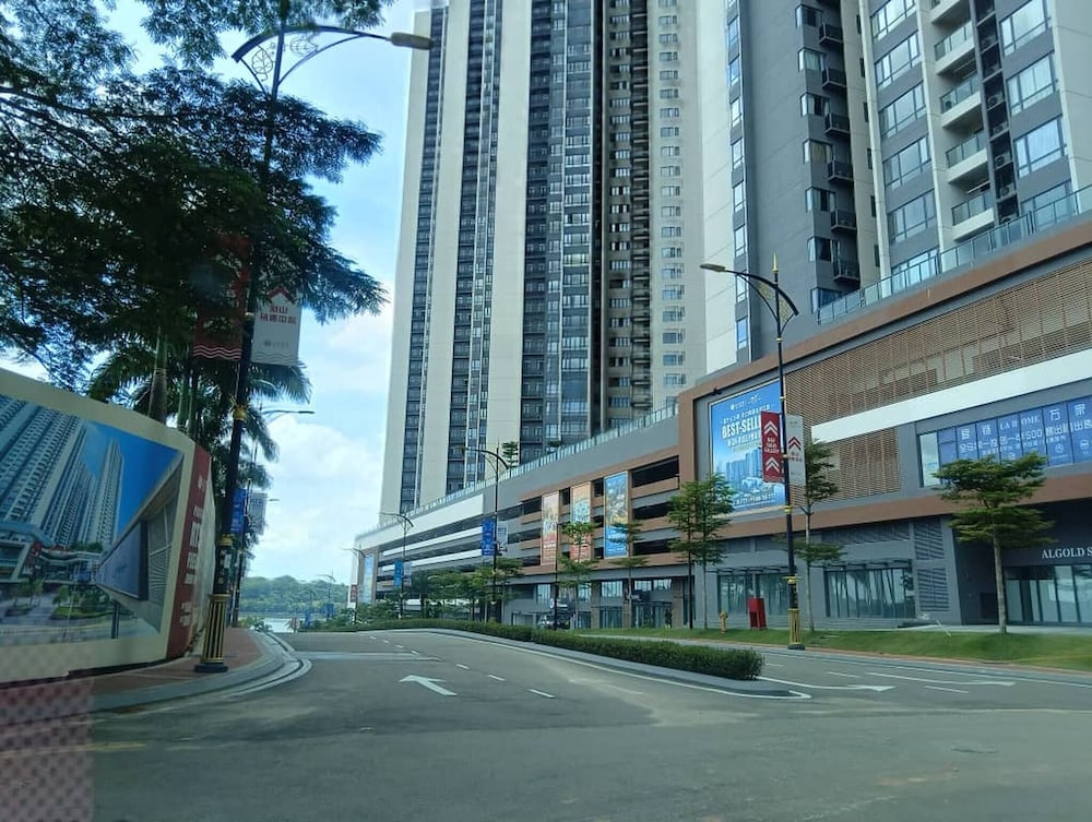 R & F Princess Cove CK Homestay
