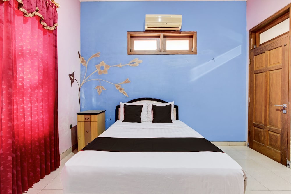 Hotel O Solo near RS JIH Solo formerly Azifa Inn