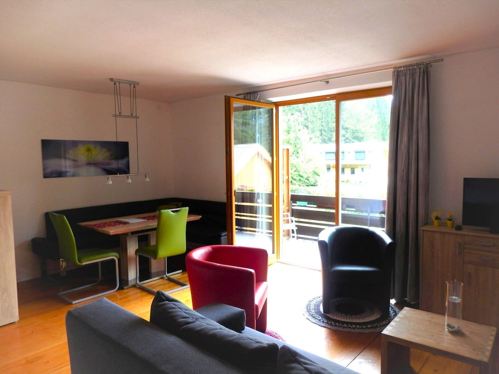 Apartment With Sauna and Lakeview