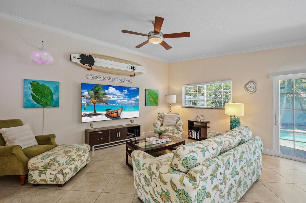 Paradise Palms 3 Bedroom Cottage