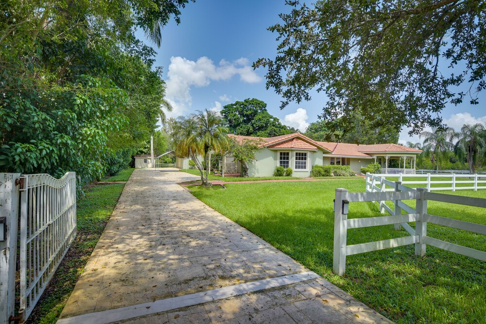Florida Escape w/ Pool ~ 16 Mi to Fort Lauderdale! view 5