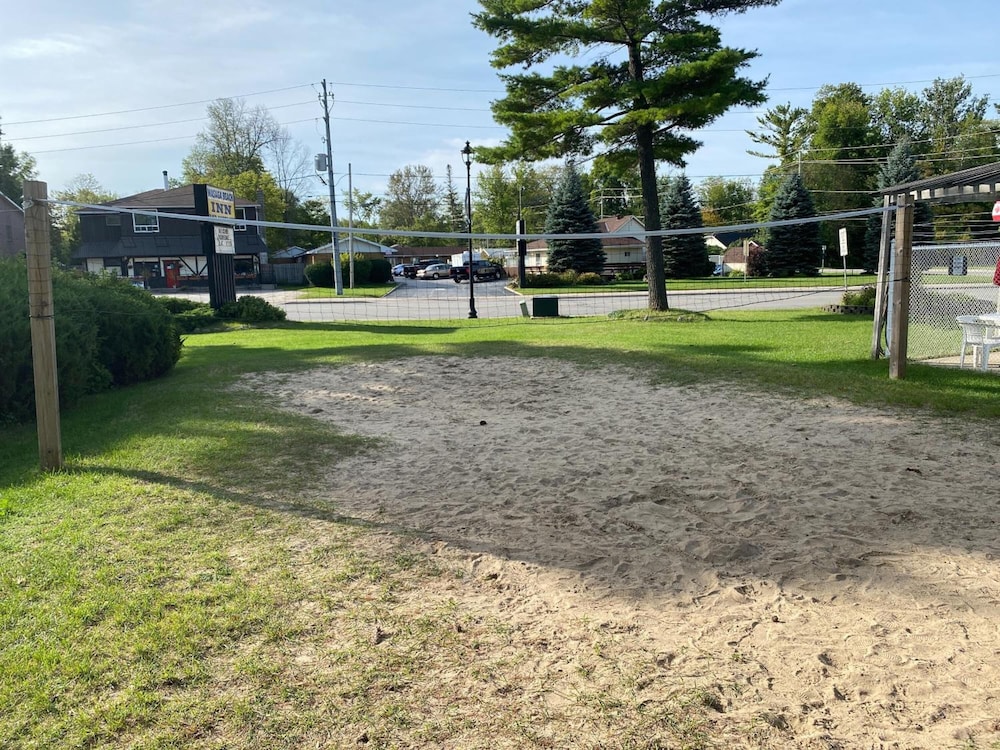 Wasaga Beach Inn And Cottages