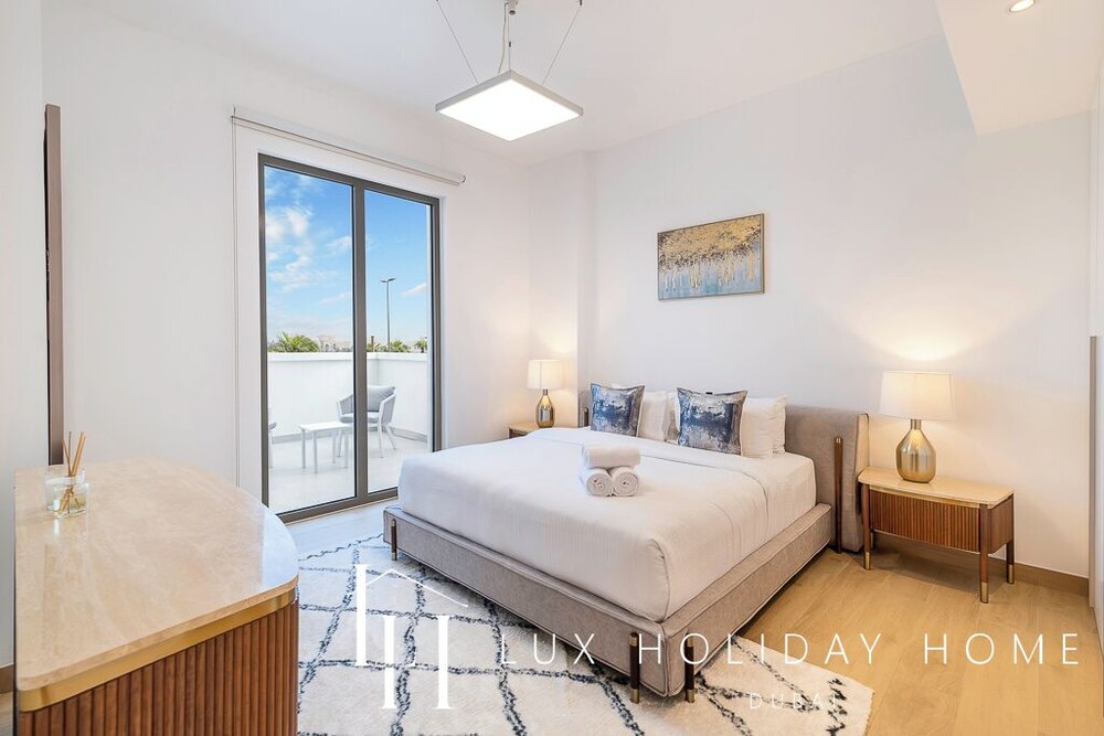 LUX The Elegant Sea View Suite