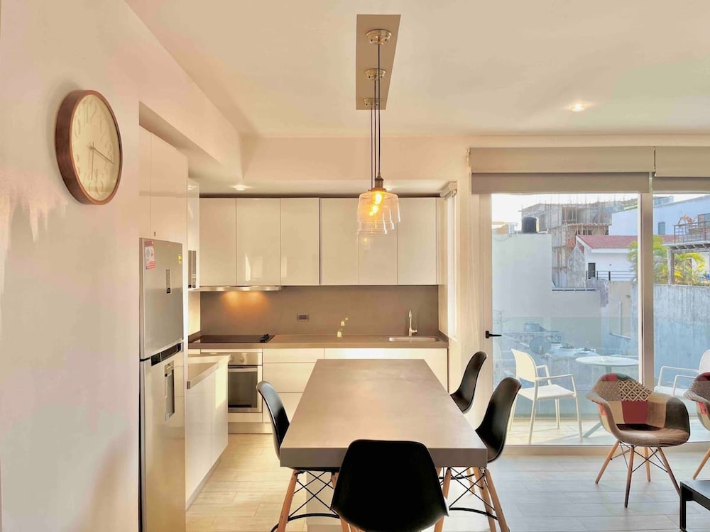 Amazing Cozy Vintage Apartment on 28 St and 5th Av