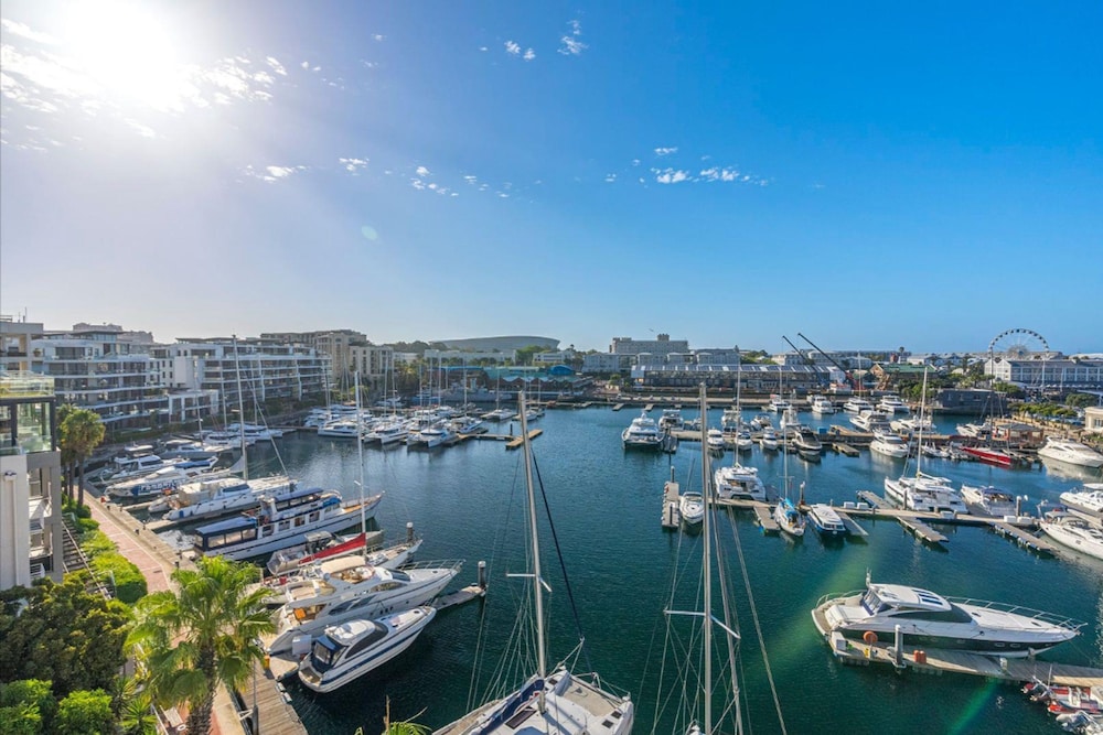 Executive Yacht View Two Bedroom Apartment - 310