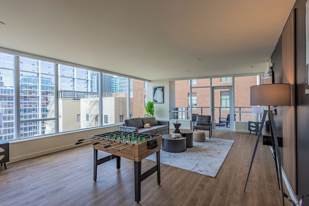 ROVE LIVING/KL - 44 Monroe