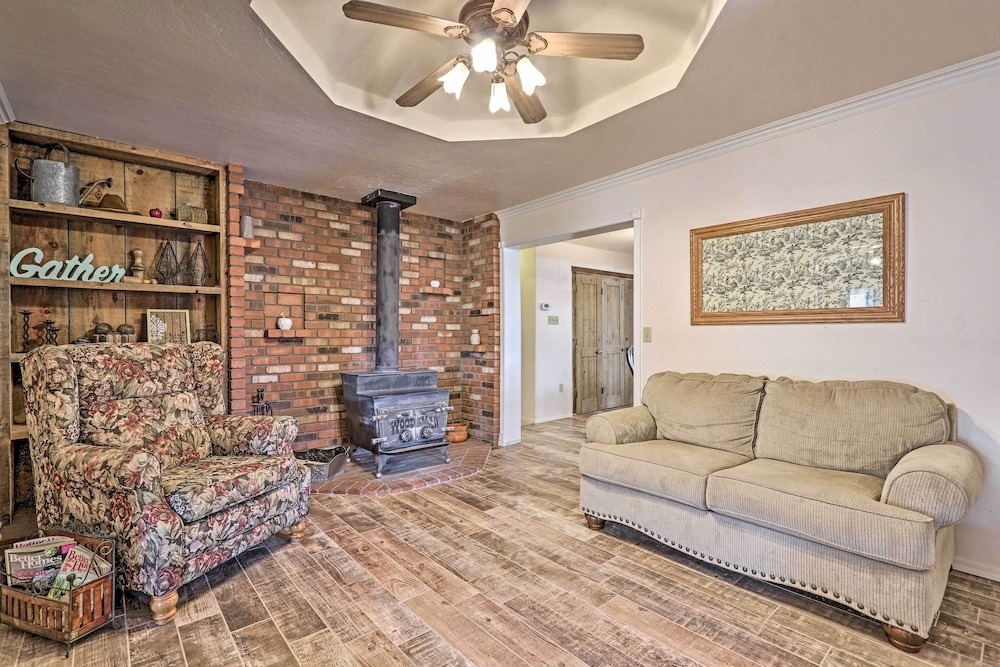 'the Eagar House' White Mountains Gem w/ Views! view 2