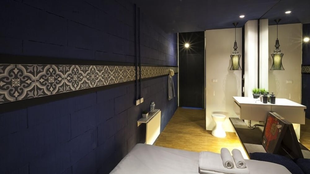 Fulfill Phuket Hostel