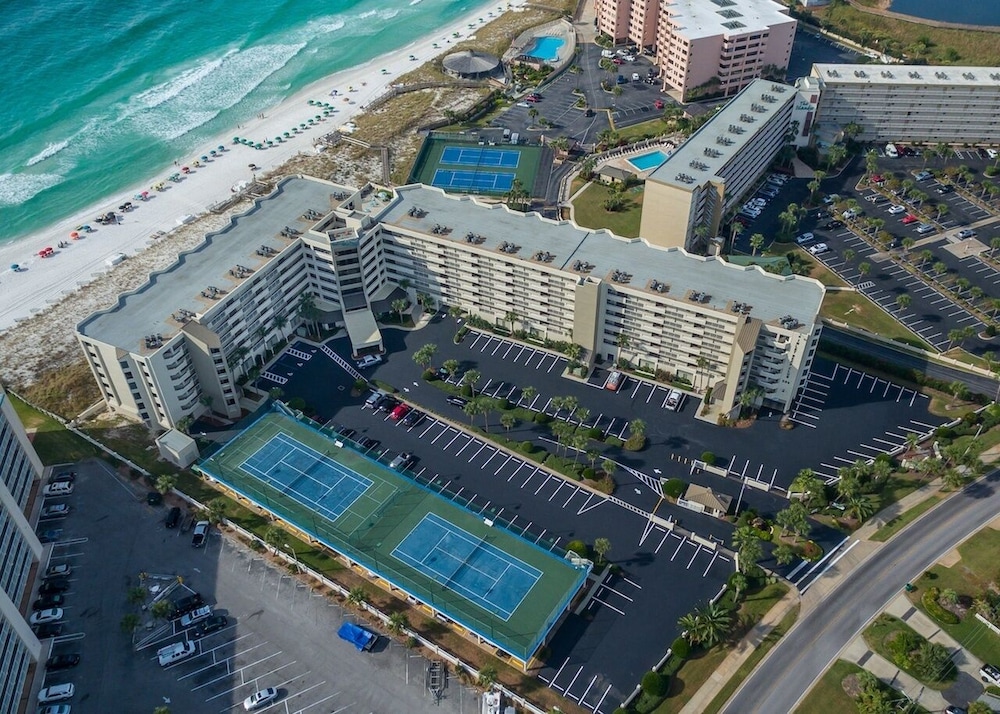 Inlet Reef 212 2 Bedroom Condo by RedAwning
