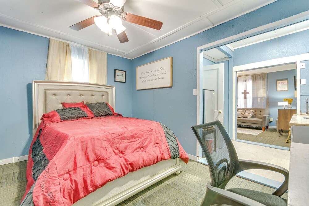 Centrally Located North Little Rock Studio w/ Yard