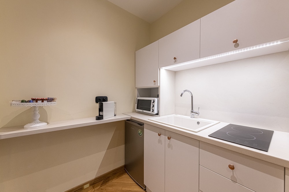 Ipelhome Plaka Boutique Apartments