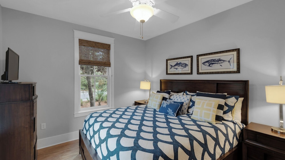 5 Bedrooms - 2 Neighborhood Pools - Tennis view 5