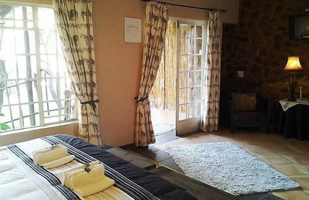 Zenzele River Lodge