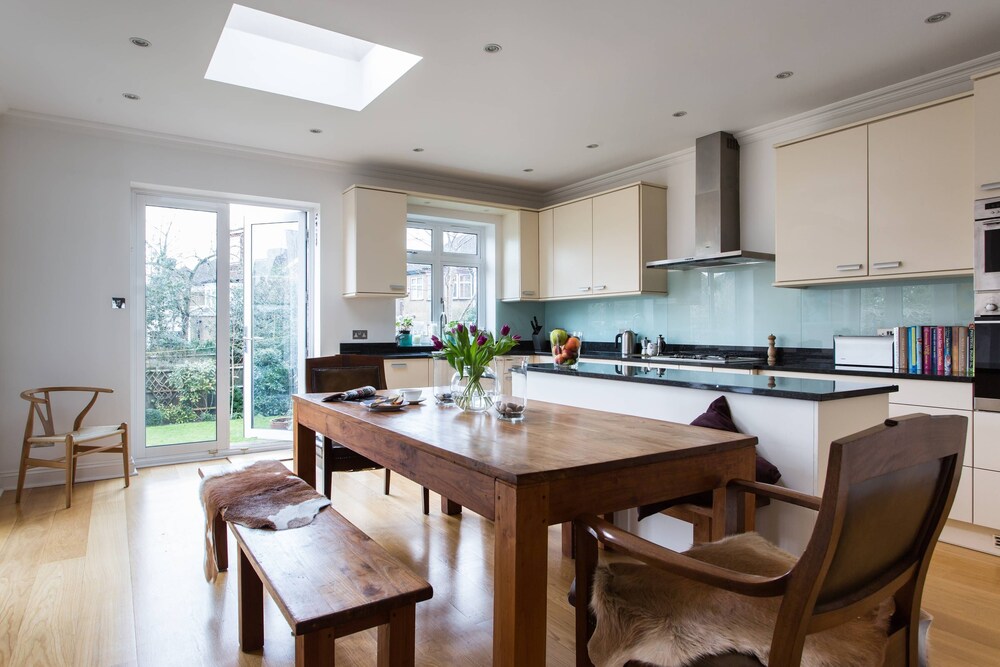Hardinge Road by Onefinestay