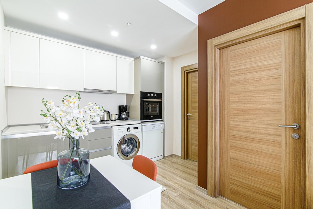 Residence Flat 5 min to Miniaturk Near Golden Horn