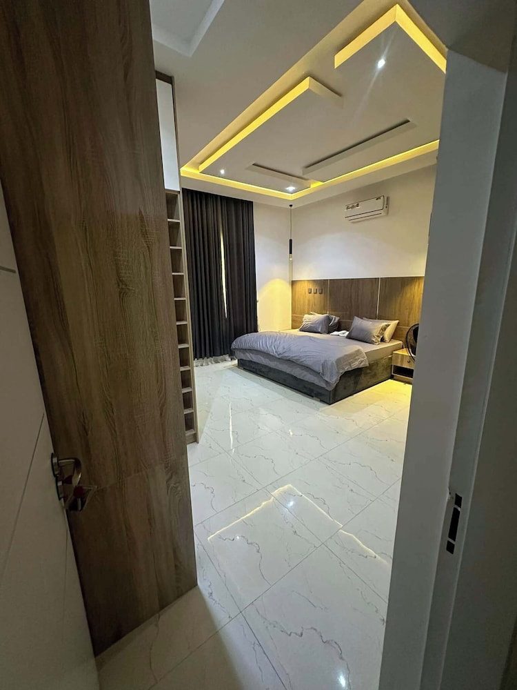 Dejays Homes and Shortlets
