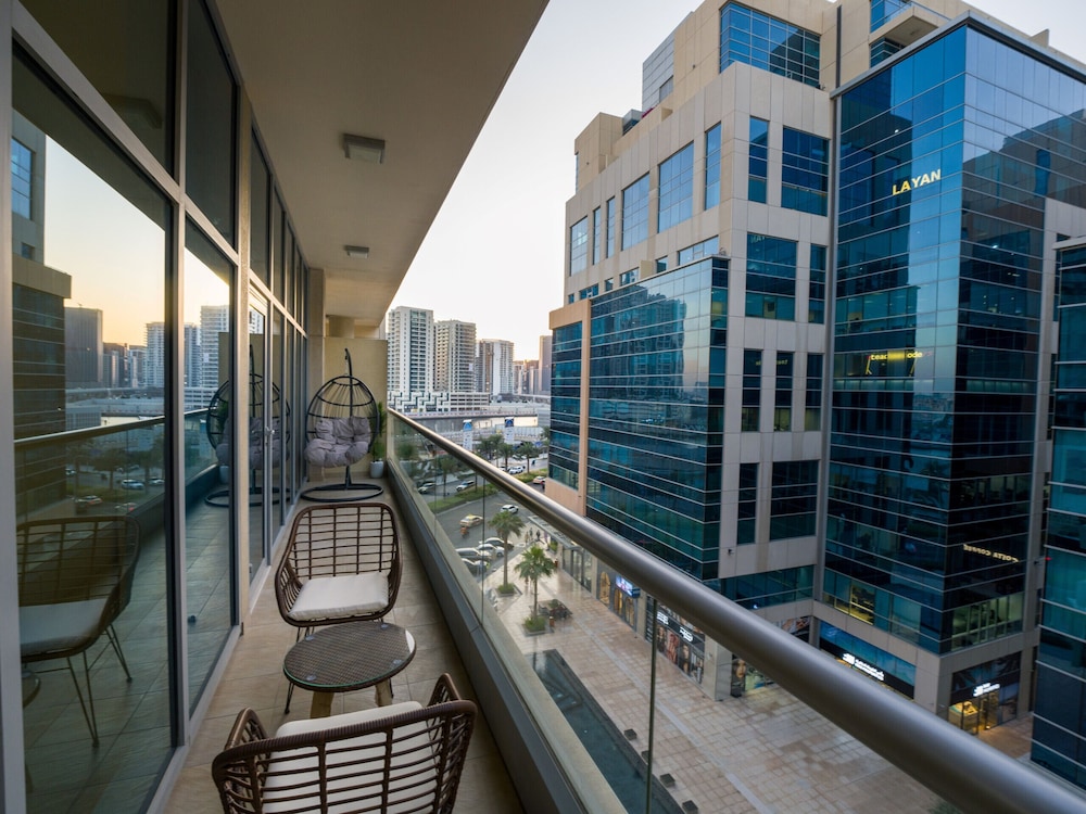 Easygo- Spacious 1bdr Bay Square Busbay