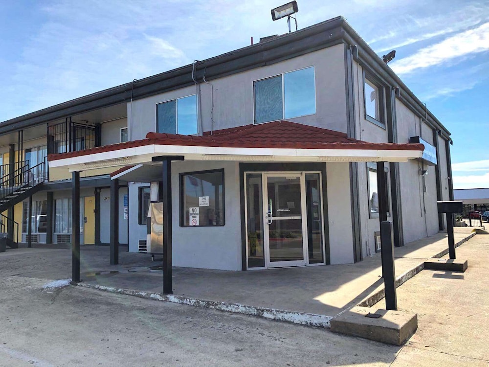 Americas Best Value Inn Garland Dallas - Property Image 14
